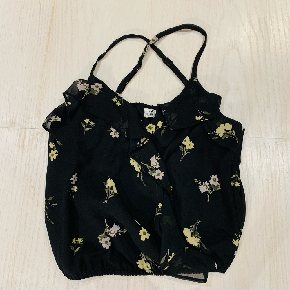 Brand: Hollister // Size: XS